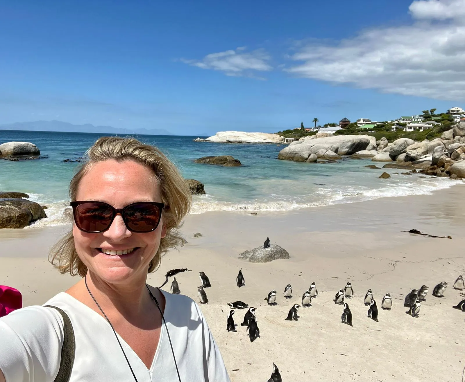 Bettina mit den Pinguinen am Boulder Beach